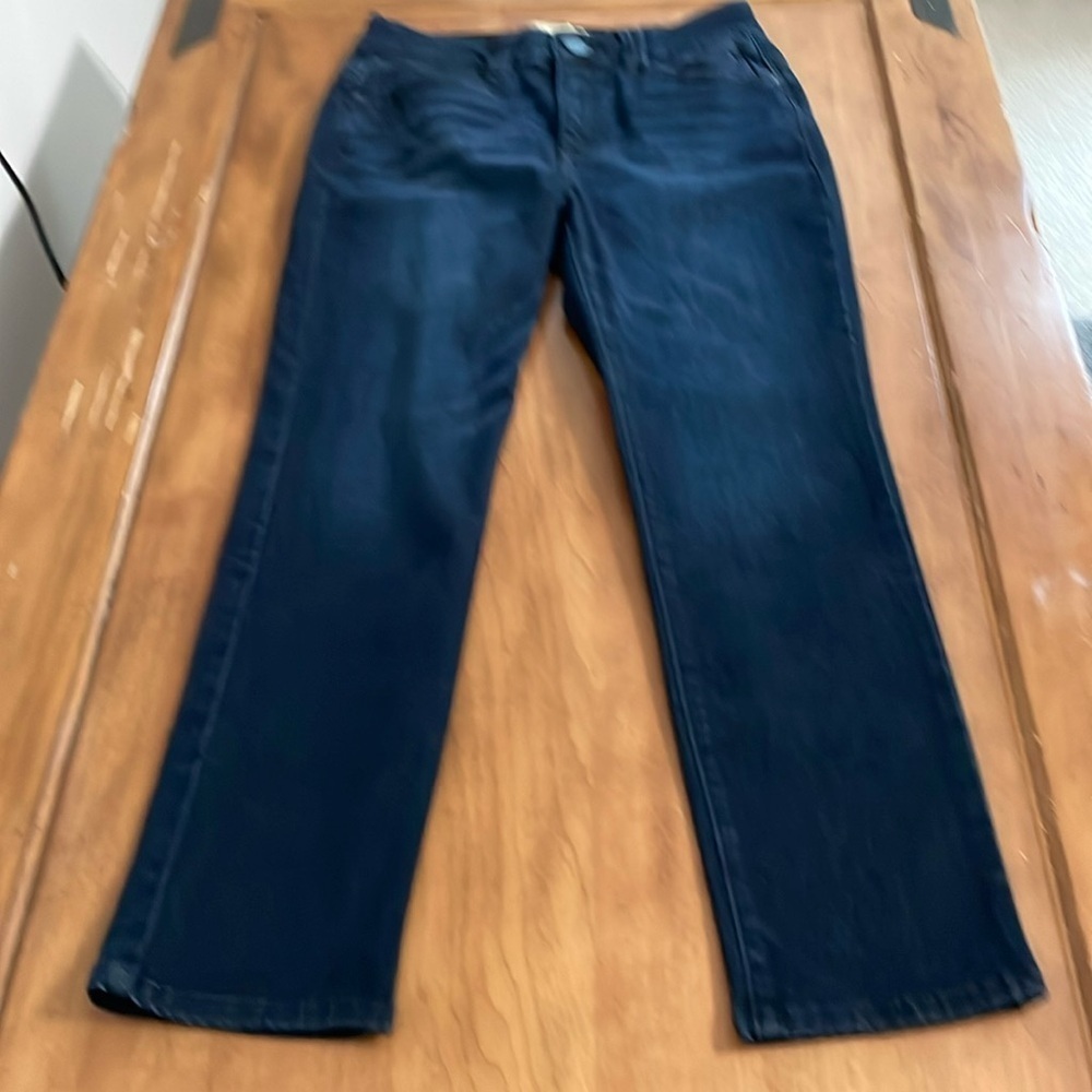Democracy Ab Technology Jeans Size 8
Good condition
